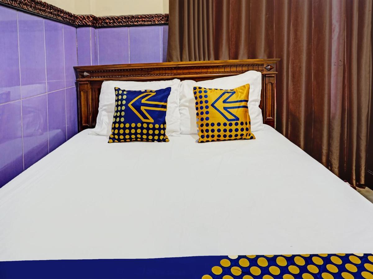สปอต ออน 1870 กราฮา บาตู มูเลีย Hotel ภายนอก รูปภาพ