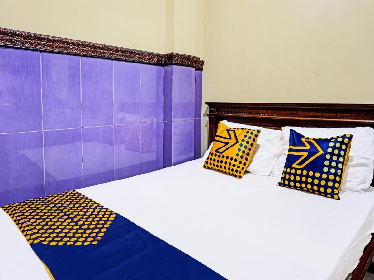 สปอต ออน 1870 กราฮา บาตู มูเลีย Hotel ภายนอก รูปภาพ